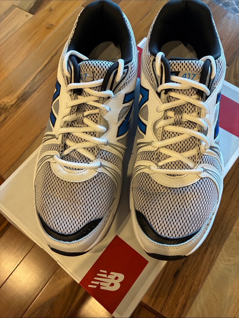 New Balance Men's White and Blue Athletic Running Shoes